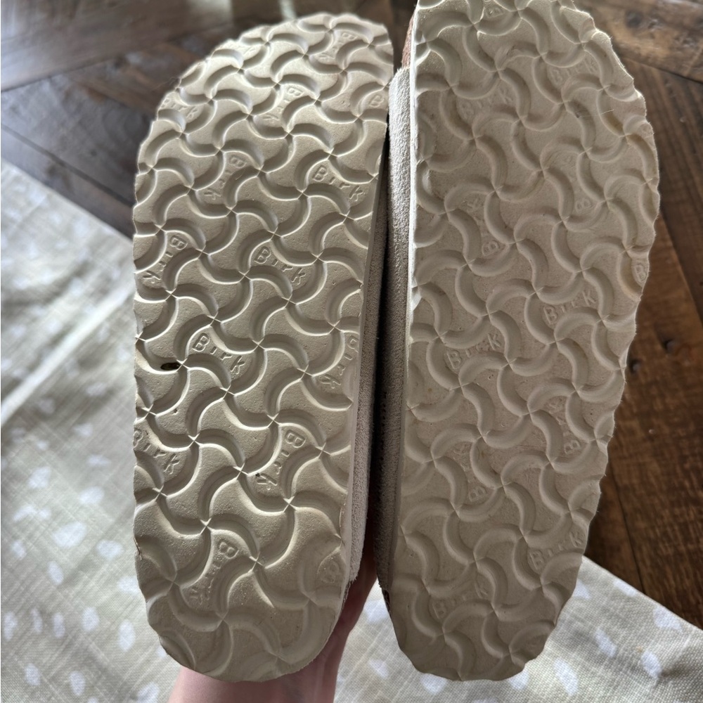 Birkenstock Women’s Sandals - Cream Suede - Picture 4 of 4